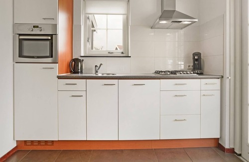 Municipality of Nissewaard House | Bungalow in South Holland with Private Jetty