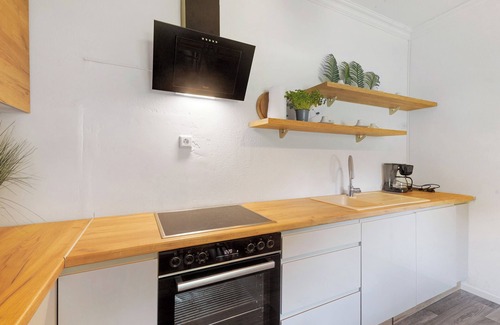Niedenstein House | Bungalow 'Löwe' with Shared Terrace, Shared Garden and Wi-Fi