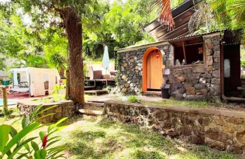 Saint-Leu House | Bungalow lumineux à Saint Leu proche de la mer avec piscine partagée