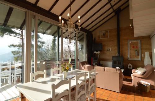 Coo House | Bungalow with View near Coo