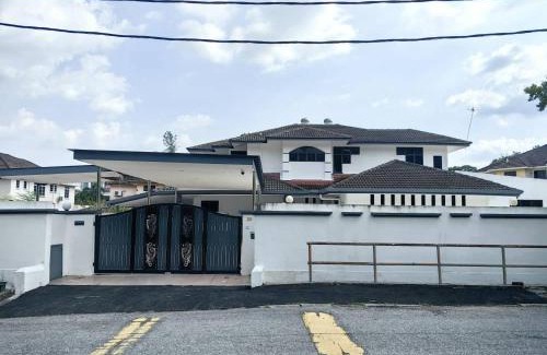 Taman Meru Villa | BungalowD Pool Villa 7R6B with Netflix Enjoyable Movies & Dramas