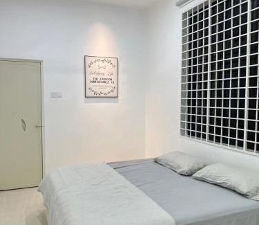 Taman Meru Villa | BungalowD Pool Villa 7R6B with Netflix Enjoyable Movies & Dramas
