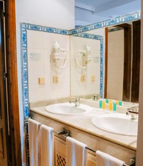 Centro Comercial Bahia Sur Apartment | Bungalows Bahia Sur