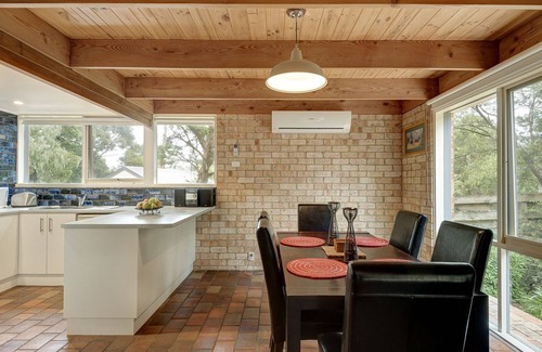 Croydon Villa | Bungunyah Apartments: Maasai
