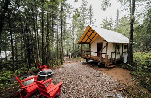Beaver Bay RV Rental | Bunk tält – 4 Person Glamping Tent
