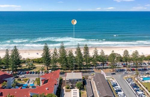 Burleigh Heads Apartment | Burleigh Beach Bliss Renovated Coastal Retreat