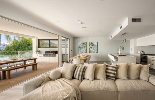 Burleigh Waters House | Burleigh Luxe Escape