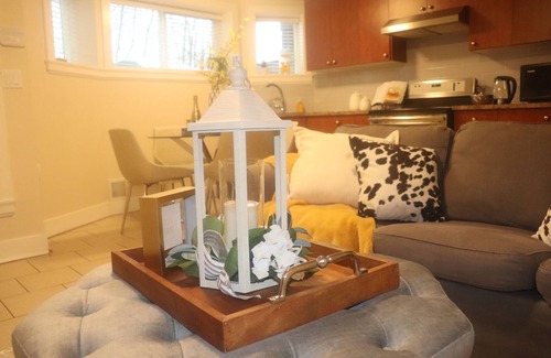 Burnaby House | Burnaby Cozy suite Near Skytrain