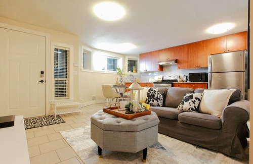 Burnaby House | Burnaby Cozy suite Near Skytrain