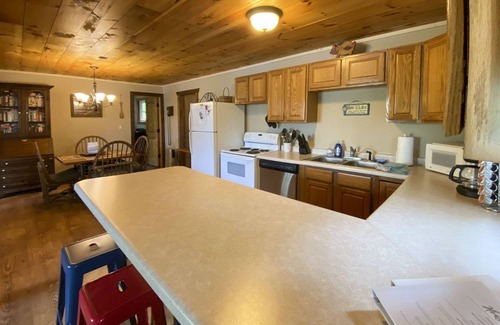 Hayward Cabin | Burns Lake Cabin w/Dock, Fire Pit, Rowboat & More