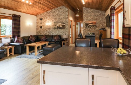 Torlundy Cottage | BURNSIDE LODGE, family friendly, with open fire in Fort William