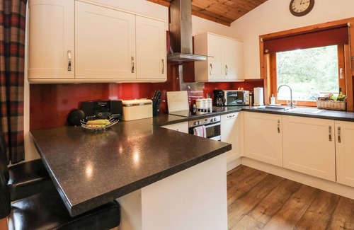 Torlundy Cottage | BURNSIDE LODGE, family friendly, with open fire in Fort William