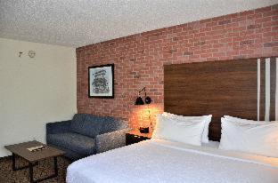 New Hartford Hotel | Burrstone Inn, an Ascend Collection Hotel