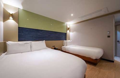 Dongnae District Hotel | Busan Sajik The Stone Bridge Hotel