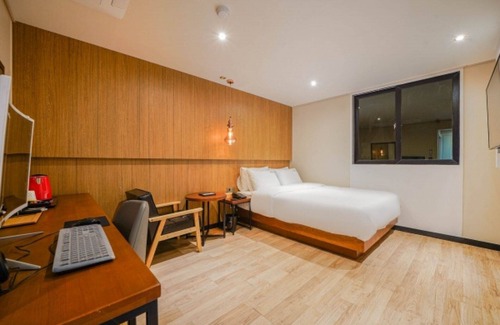 Dongnae District Hotel | Busan Sajik The Stone Bridge Hotel