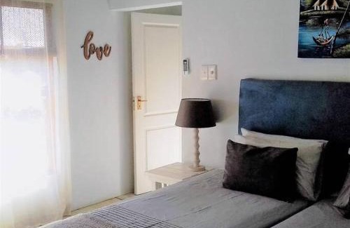 Ponta d'Ouro House | Bush house by the sea, Ponta Malongane