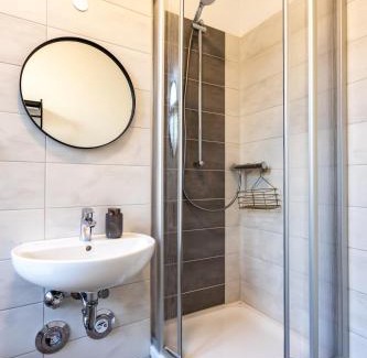 Chemnitz Apartment | Business & Life Apartment nähe TU, HBF und Oper - SmartTV, MagentaTV und Küche