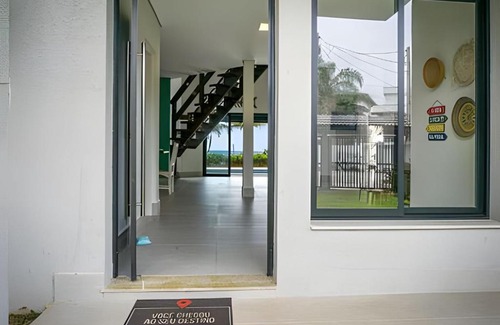 Guarutuba House | bwelcome - pé na areia com piscina GH