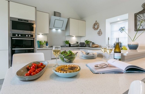 Llanfaethlu Cottage | Bwthyn Angor - a coastal that sleeps 4 guests in 2 bedrooms