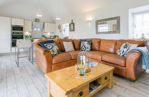 Llanfaethlu Cottage | Bwthyn Angor - a coastal that sleeps 4 guests in 2 bedrooms