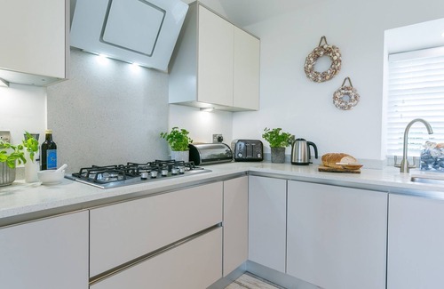 Llanfaethlu Cottage | Bwthyn Angor - a coastal that sleeps 4 guests in 2 bedrooms