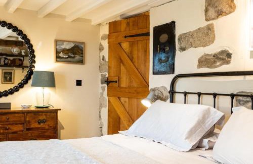 Newport House | Bwthyn Capten - a charming cottage for up to 6