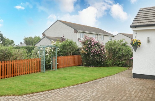 Cemaes Bay Cottage | Bwthyn Eirlys