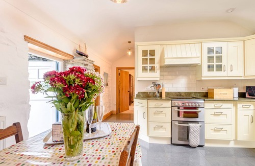 Llanfairpwllgwyngyll Cottage | Bwthyn Gwyn