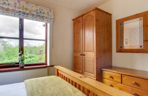 Llanerchymedd House | Bwthyn Gwyn in Llanerchymedd