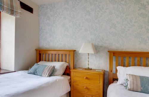 Llanerchymedd House | Bwthyn Gwyn in Llanerchymedd