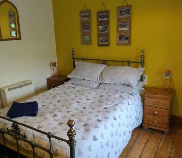 Cwrt House | Bwthyn Heddwch - Peace Cottage