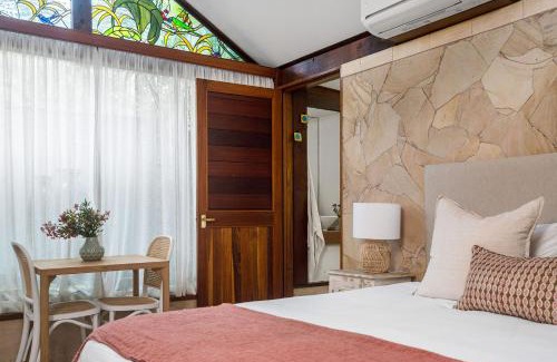 Belongil Apartment | Byron Blisshouse Studio - coastal couples retreat