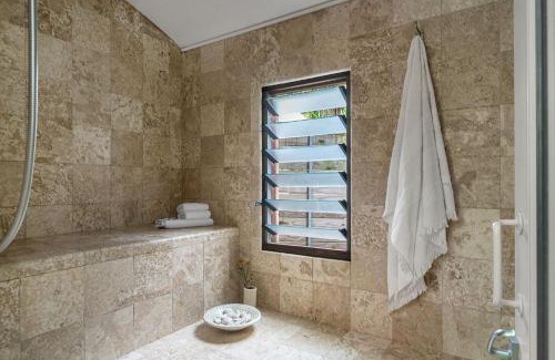 Belongil Apartment | Byron Blisshouse Studio - coastal couples retreat