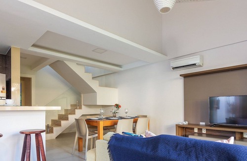 Humaita House | Bz48 Condominium facing Orla Bardot! House with 4 suites