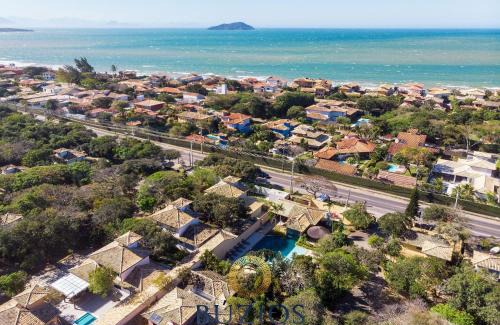 Praia Rasa House | Bz65 Casa a 150 metros da praia com 4 suítes