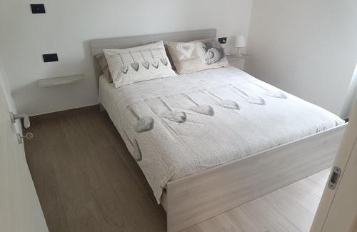 Costa Volpino Apartment | Cà de Qualì