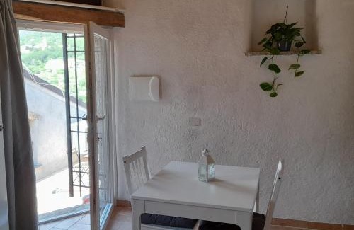 Boragni Apartment | Cà di Pippo "Riccio" appartamento Loc Boragni Orco Feglino