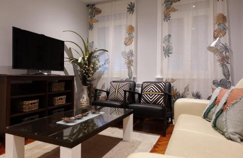 La Coruna Apartment | Céntrico y acogedor piso con garaje