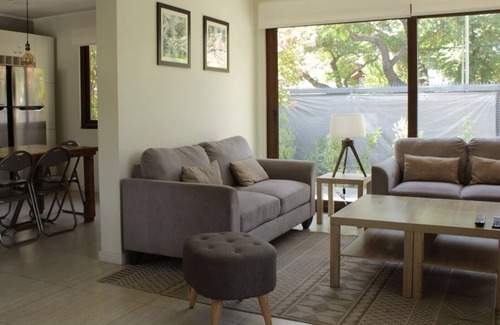 Apoquindo House | Cómoda Casa con jardín en Las Condes