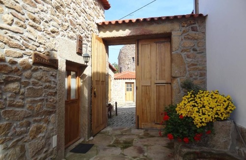 Juizo House | Côa Valley Chapel House