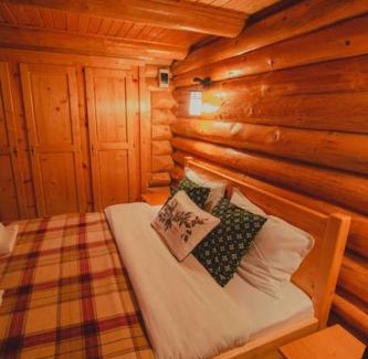 Campulung Moldovenesc House | Căsuța “La Bubuțu”