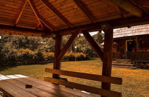 Campulung Moldovenesc House | Căsuța “La Bubuțu”