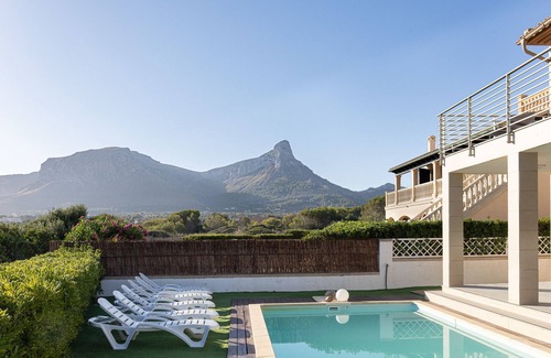 Urbanizacion S'Estanyol Ski Chalet | C'an Tugores by Rentallorca