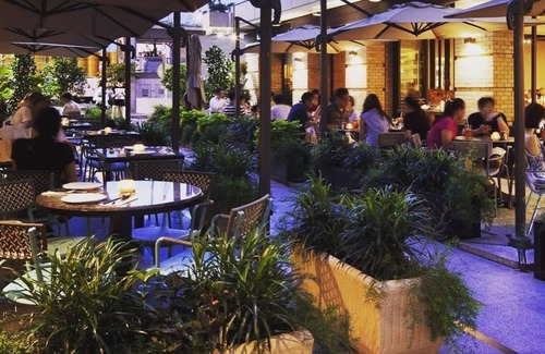 Causeway Bay Apartment | C’est la vie Warm House