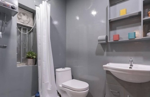 Causeway Bay Apartment | C’est la vie Warm House