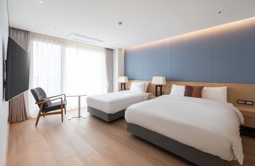 Sinan-gun Resort | C-ONE Island Hotel & Resort Jaeundo