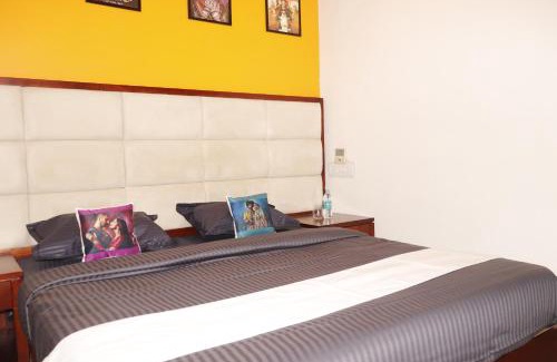 Mahadevapura Hotel | C Suites - Lotus Park