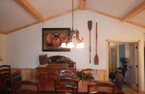 Mount Ida House | C20, Three bedroom, three bath log-sided, luxury Harbor North cottage with hot tub cottage