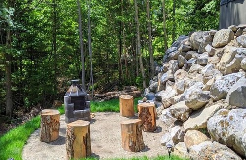 Notre-Dame-Auxiliatrice-de-Buckland Ski Chalet | THE FAIRY- CHALET WITH SPA