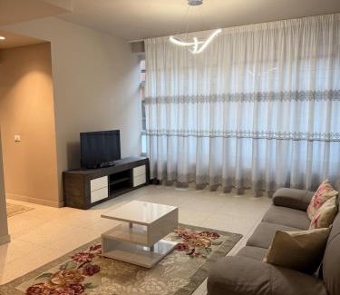 Montebelluna Apartment | Ca' Monte - Dimora Centrale con 3 camere da letto